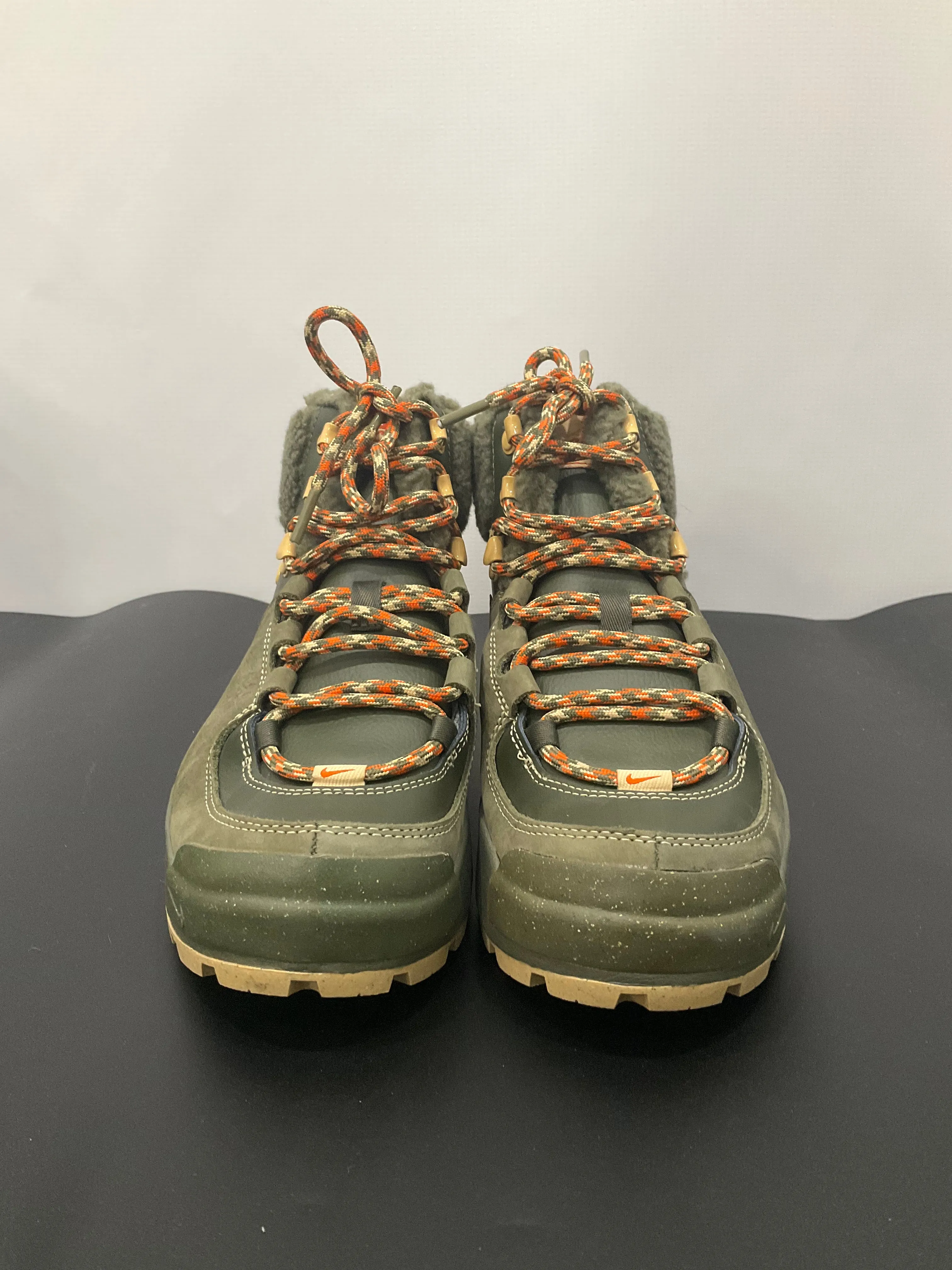 Boots Hiking By Nike In Green, Size: 8