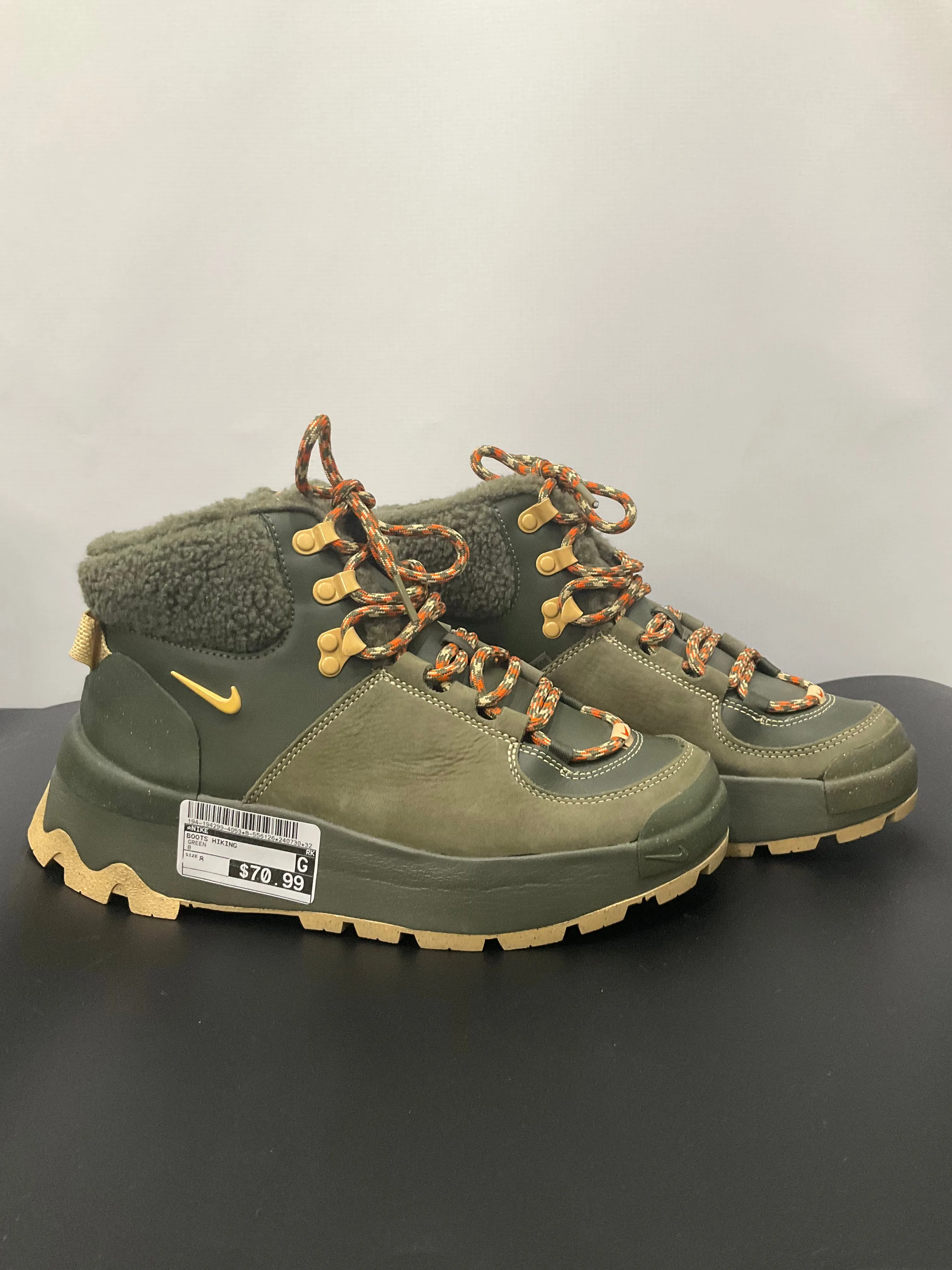 Boots Hiking By Nike In Green, Size: 8